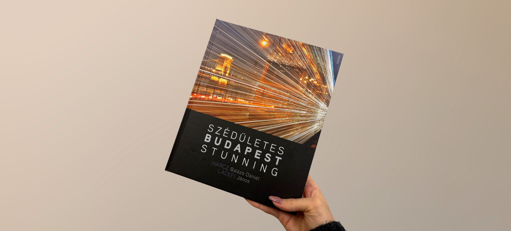 Képekbe írt versek, versekbe álmodott város