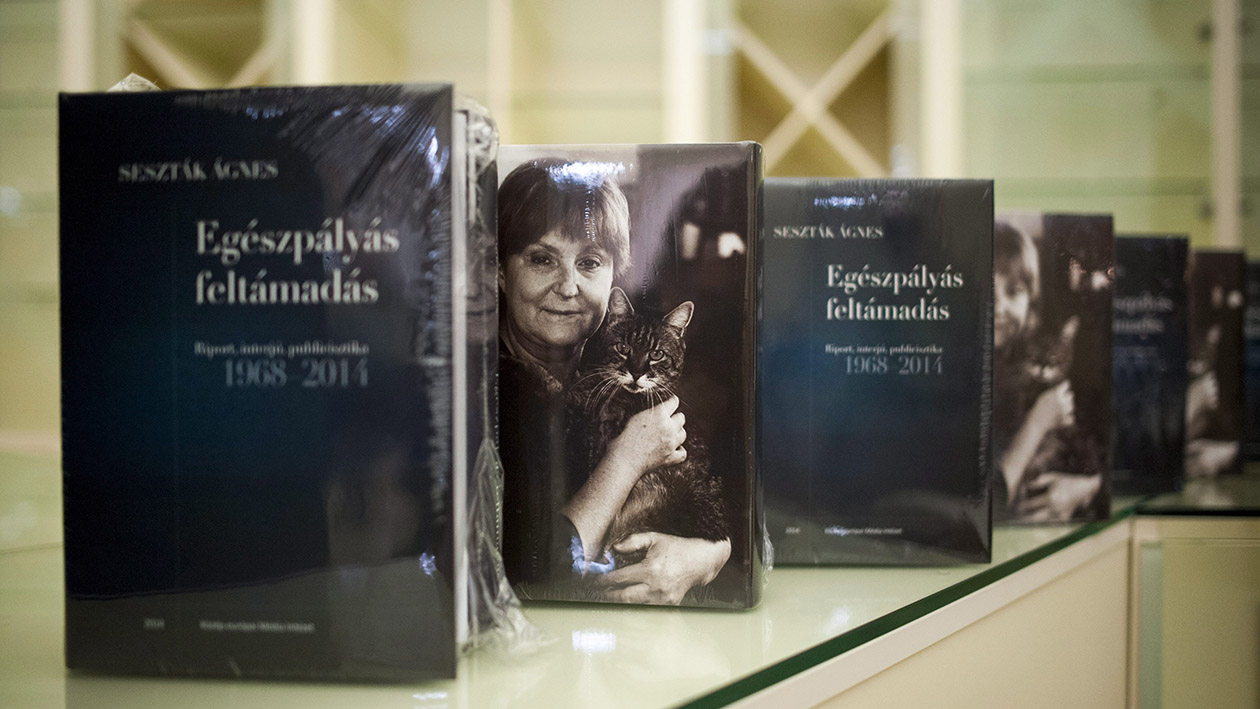 Könyvbemutató a Vigadóban