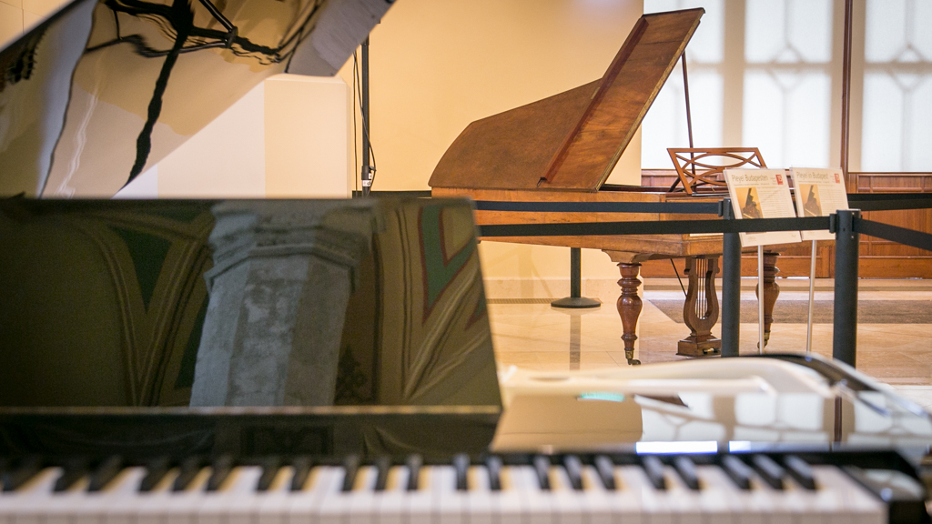 Pleyel zongorakiállítás a Pesti Vigadóban