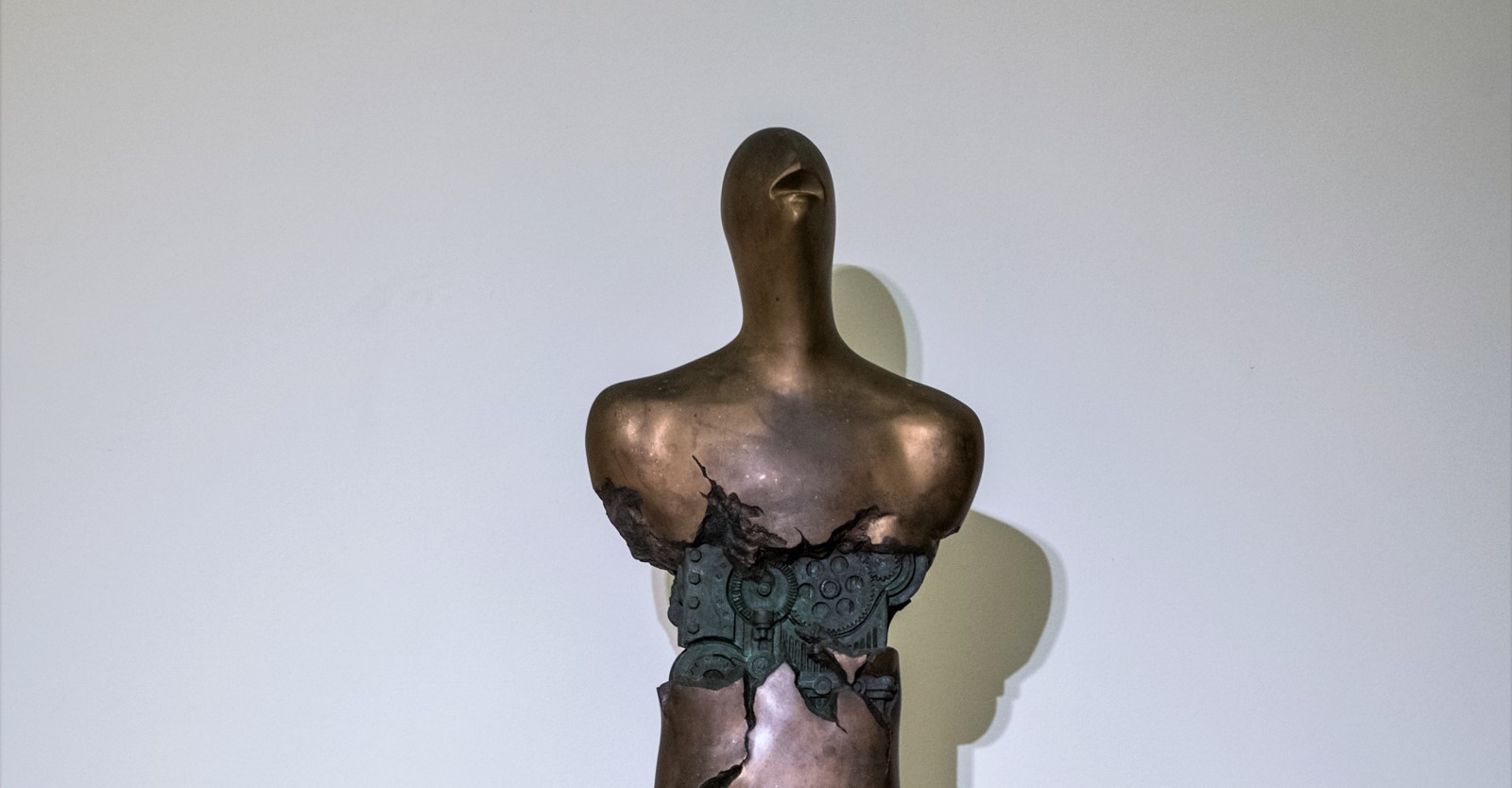 Csíkszentmihályi Róbert – Gépember 1996, bronz, 240 cm